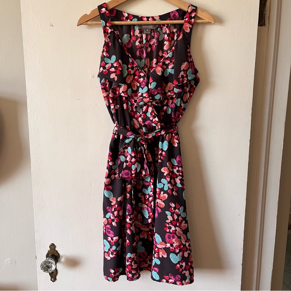 Fynn & Rose Floral V-Neck Faux Wrap Knee-Length Sundress, Size M
